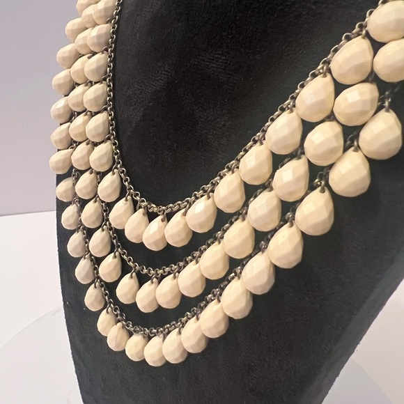 Elegant Cream Layered Necklace - Picture 2 of 4